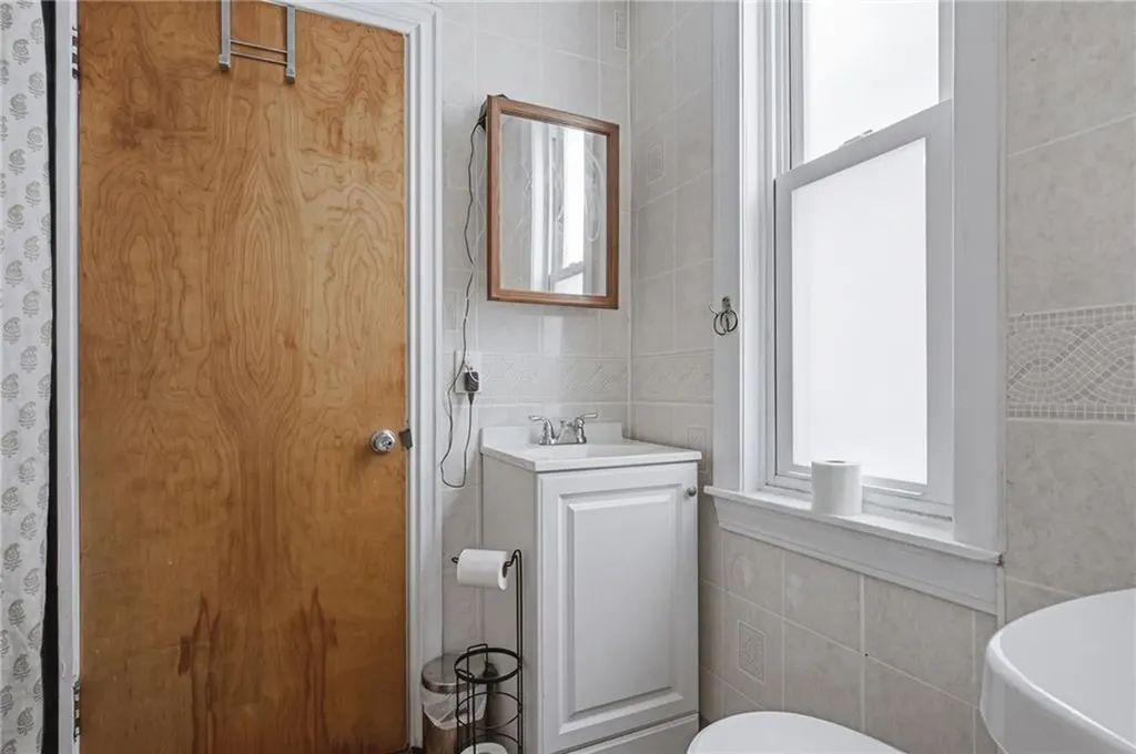 61 Douglas Avenue Providence RI 02908