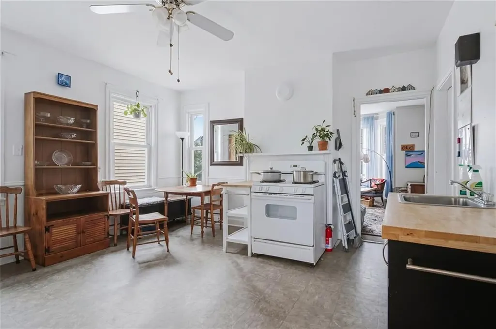 61 Douglas Avenue Providence RI 02908