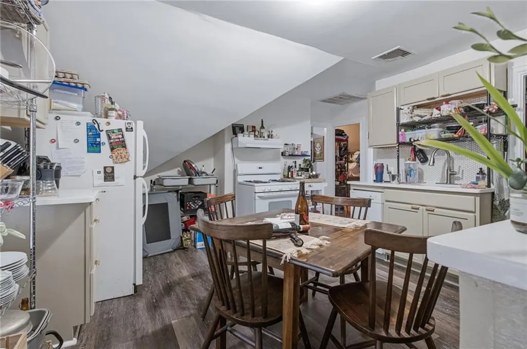 61 Douglas Avenue Providence RI 02908
