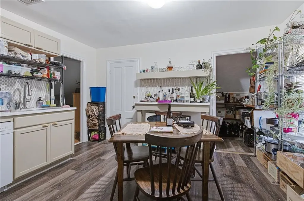 61 Douglas Avenue Providence RI 02908