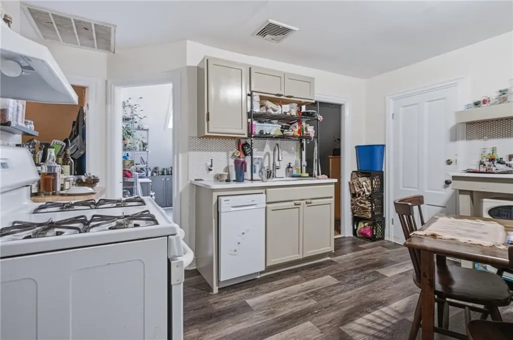 61 Douglas Avenue Providence RI 02908