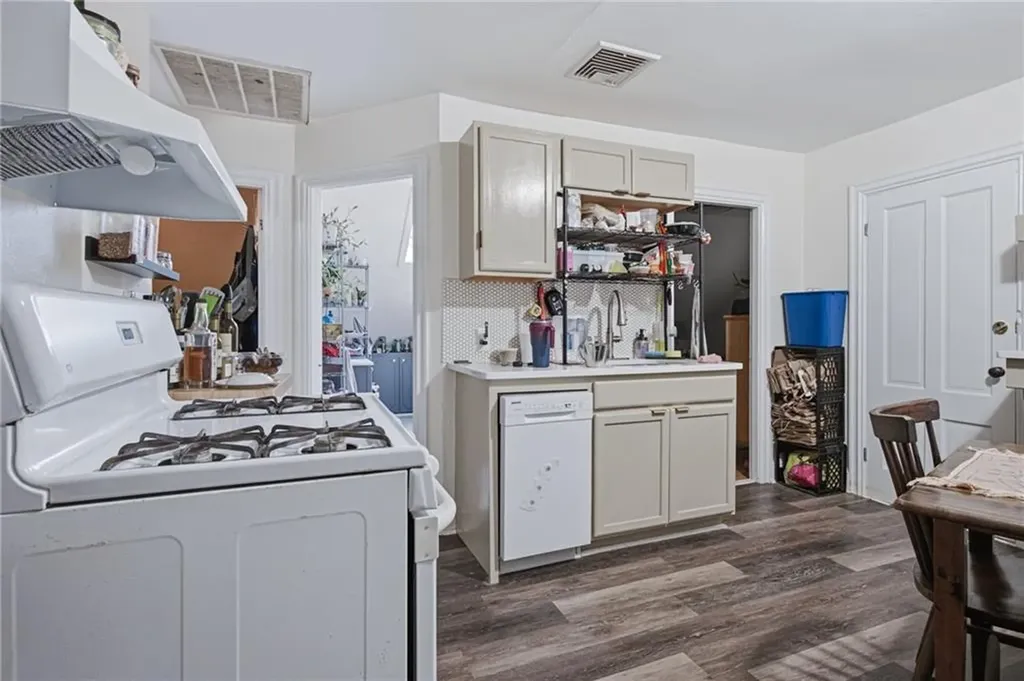 61 Douglas Avenue Providence RI 02908