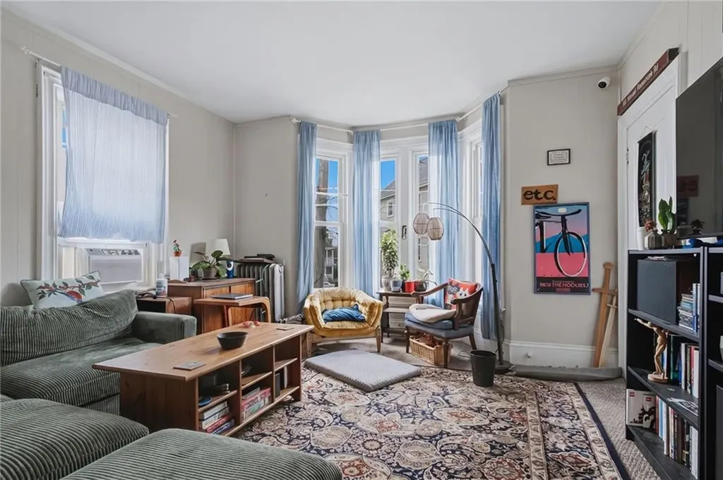61 Douglas Avenue Providence RI 02908