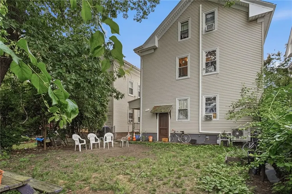 61 Douglas Avenue Providence RI 02908