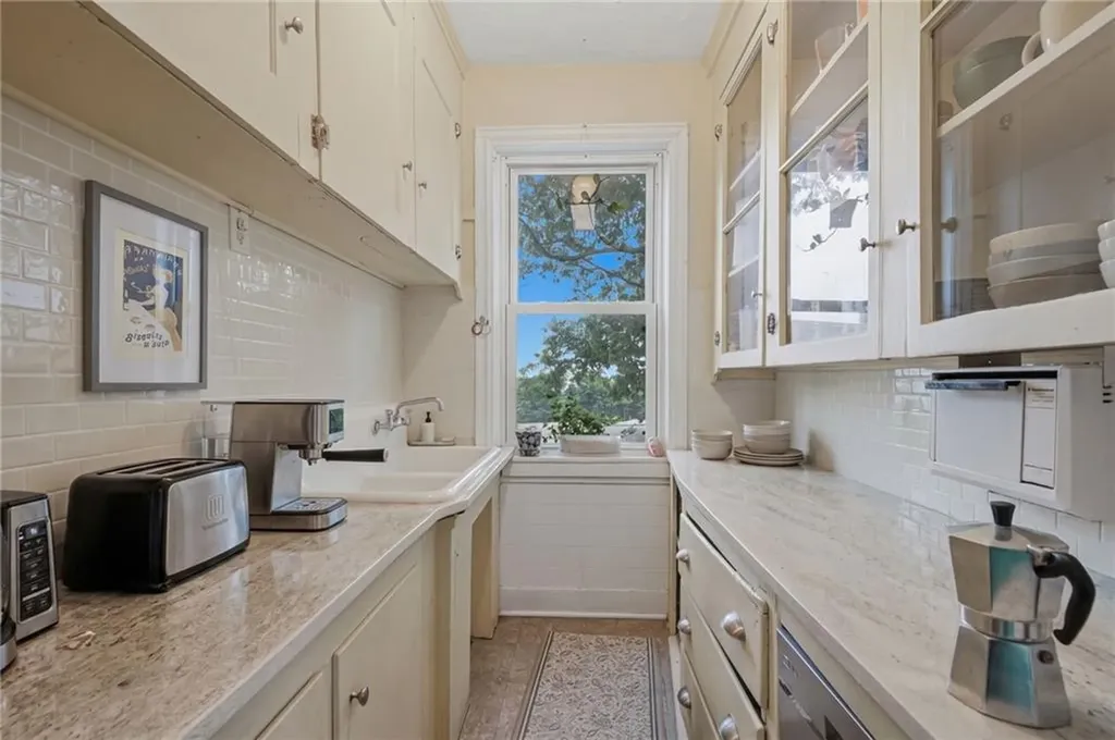 61 Douglas Avenue Providence RI 02908
