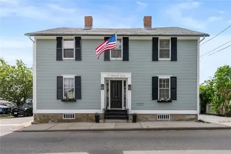 22 Farewell Street Newport RI 02840