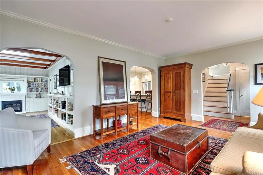 31 Clarendon Avenue Providence RI 02906