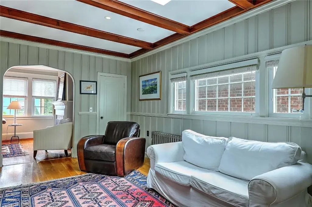 31 Clarendon Avenue Providence RI 02906