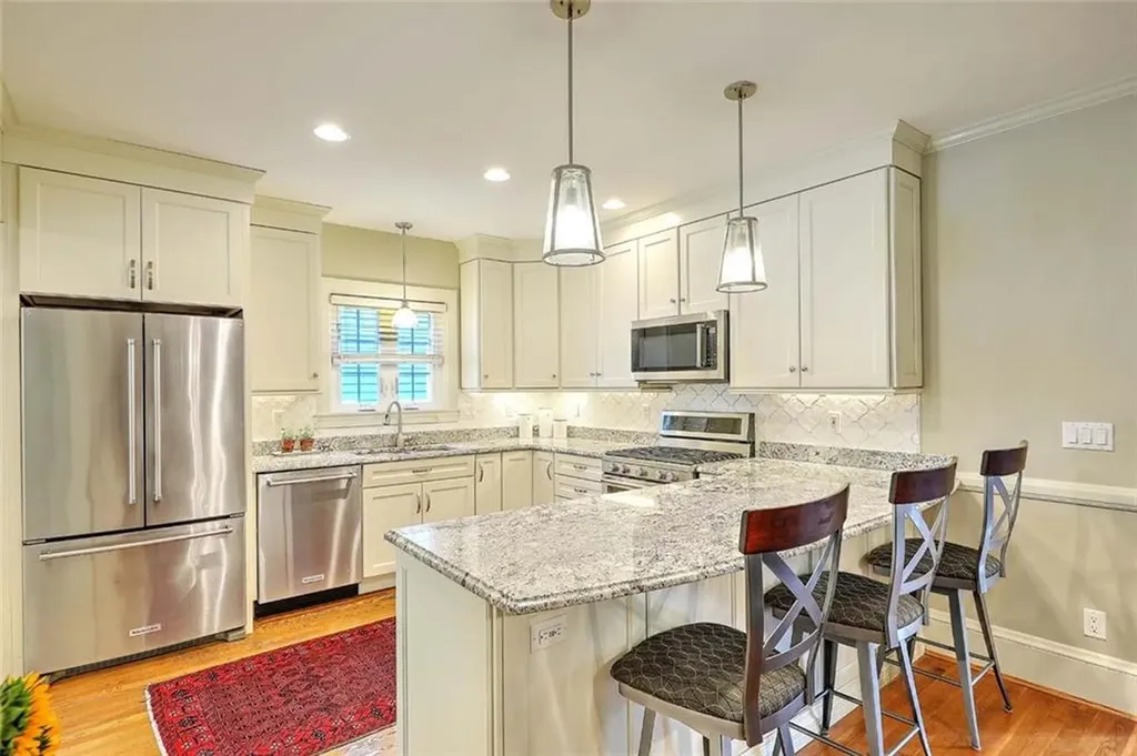 31 Clarendon Avenue Providence RI 02906