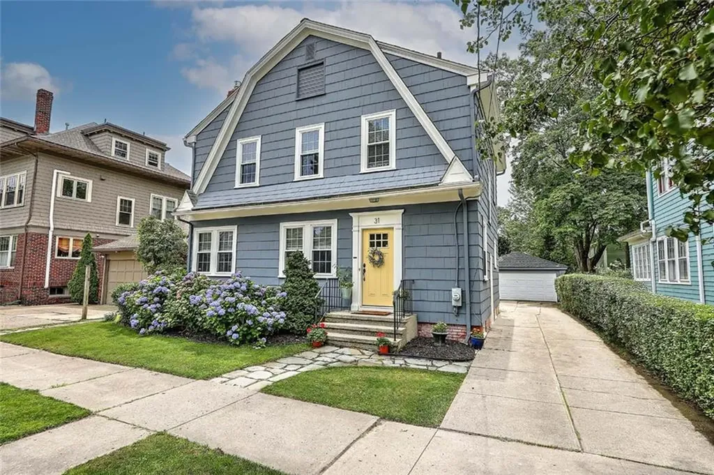 31 Clarendon Avenue Providence RI 02906