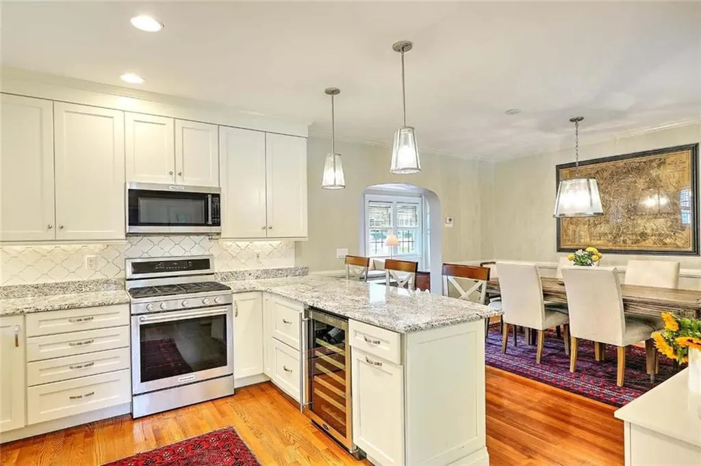 31 Clarendon Avenue Providence RI 02906