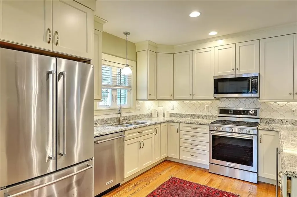 31 Clarendon Avenue Providence RI 02906