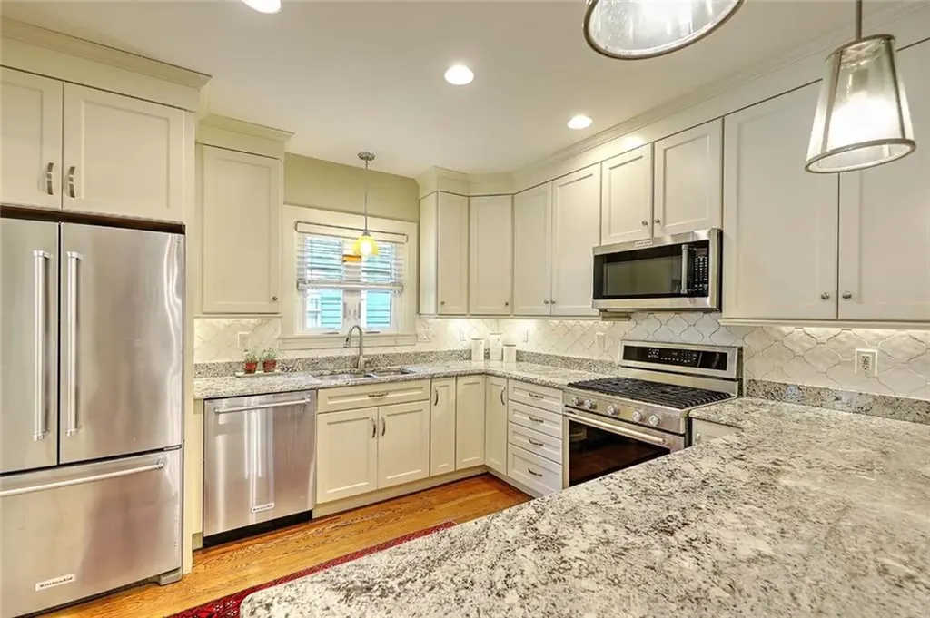 31 Clarendon Avenue Providence RI 02906