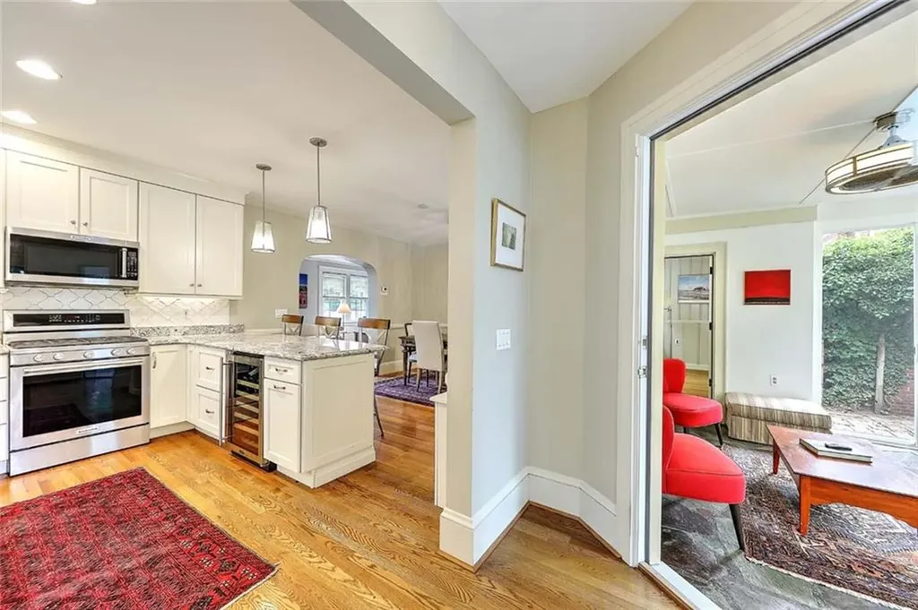 31 Clarendon Avenue Providence RI 02906