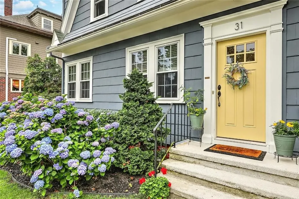 31 Clarendon Avenue Providence RI 02906