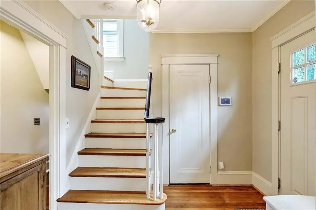 31 Clarendon Avenue Providence RI 02906