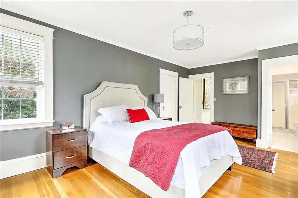 31 Clarendon Avenue Providence RI 02906