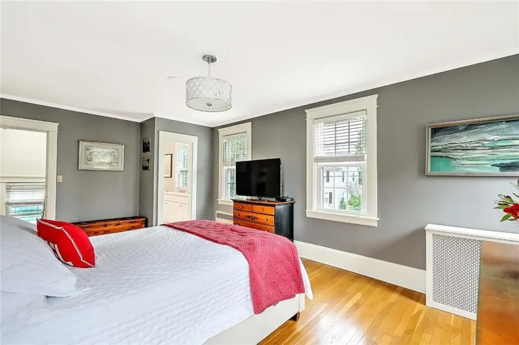 31 Clarendon Avenue Providence RI 02906