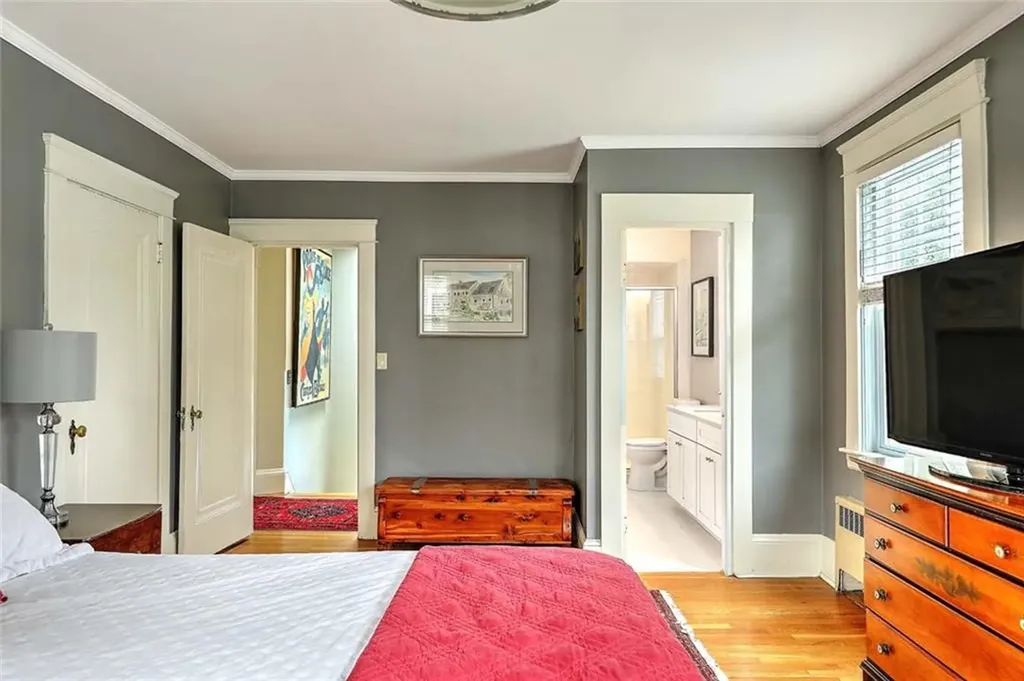 31 Clarendon Avenue Providence RI 02906