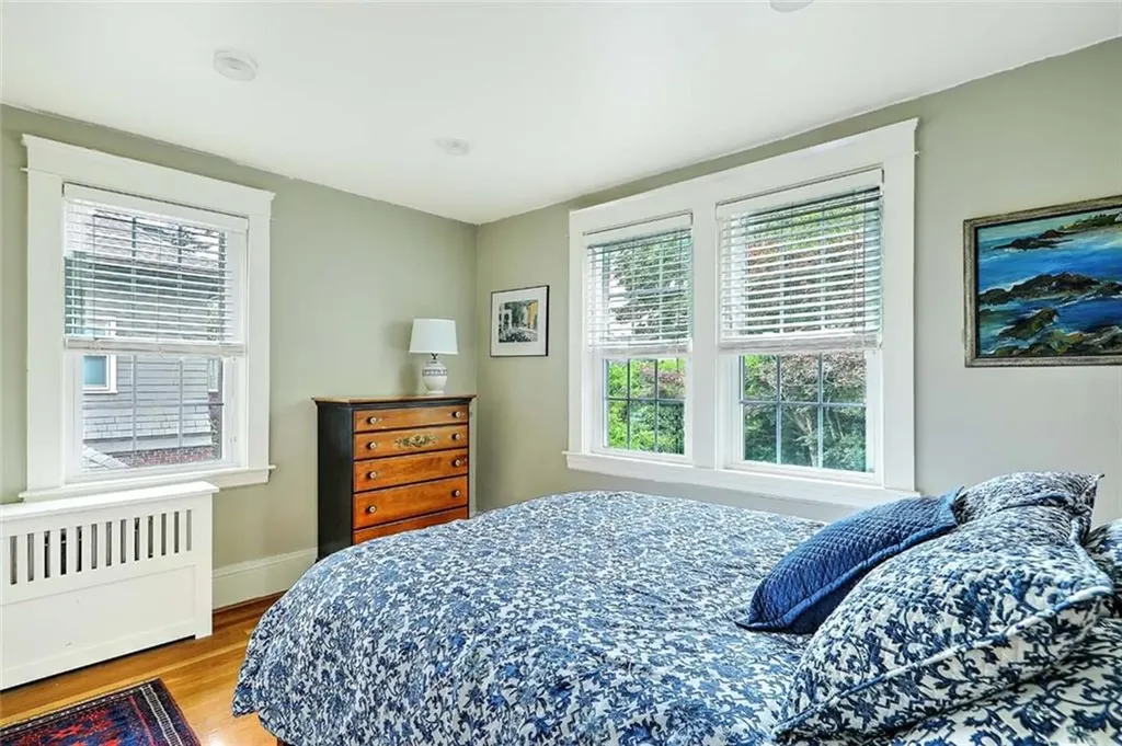 31 Clarendon Avenue Providence RI 02906