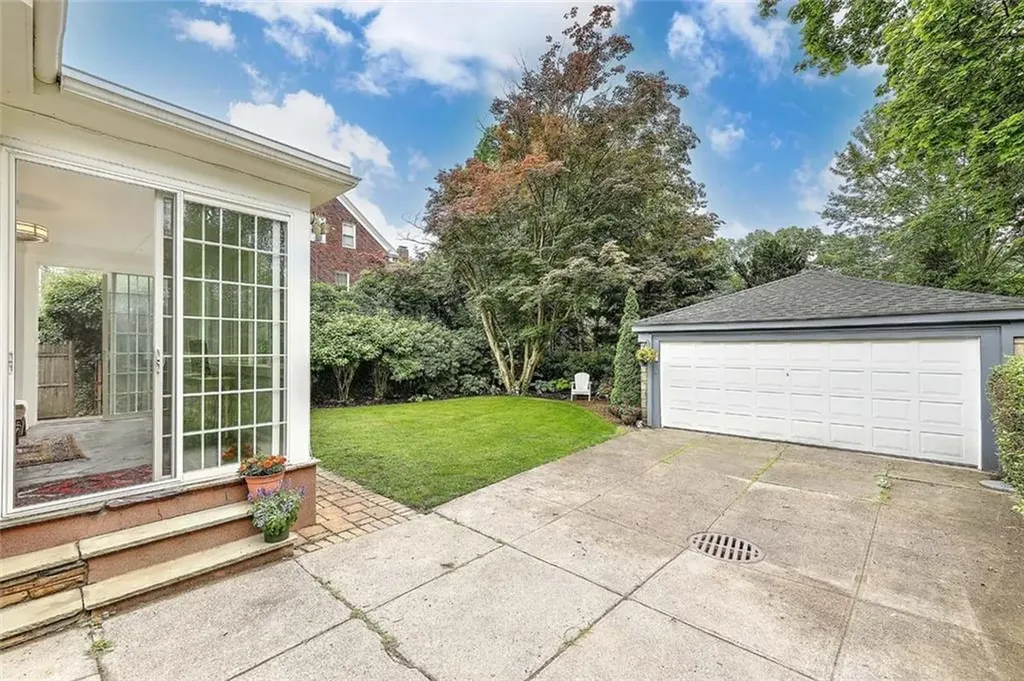31 Clarendon Avenue Providence RI 02906