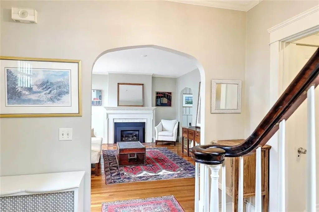 31 Clarendon Avenue Providence RI 02906