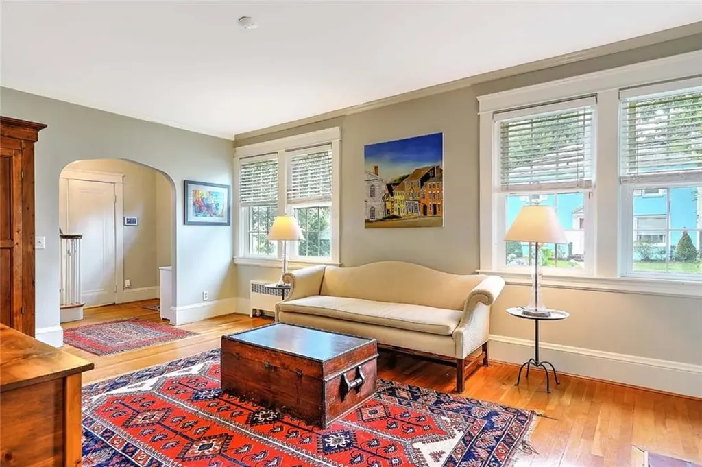31 Clarendon Avenue Providence RI 02906