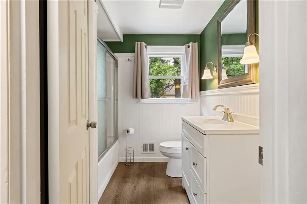 142 Adrian Street Warwick RI 02886
