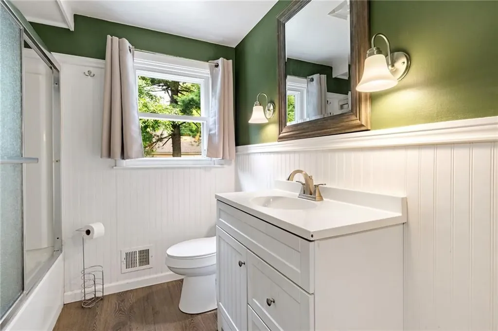 142 Adrian Street Warwick RI 02886