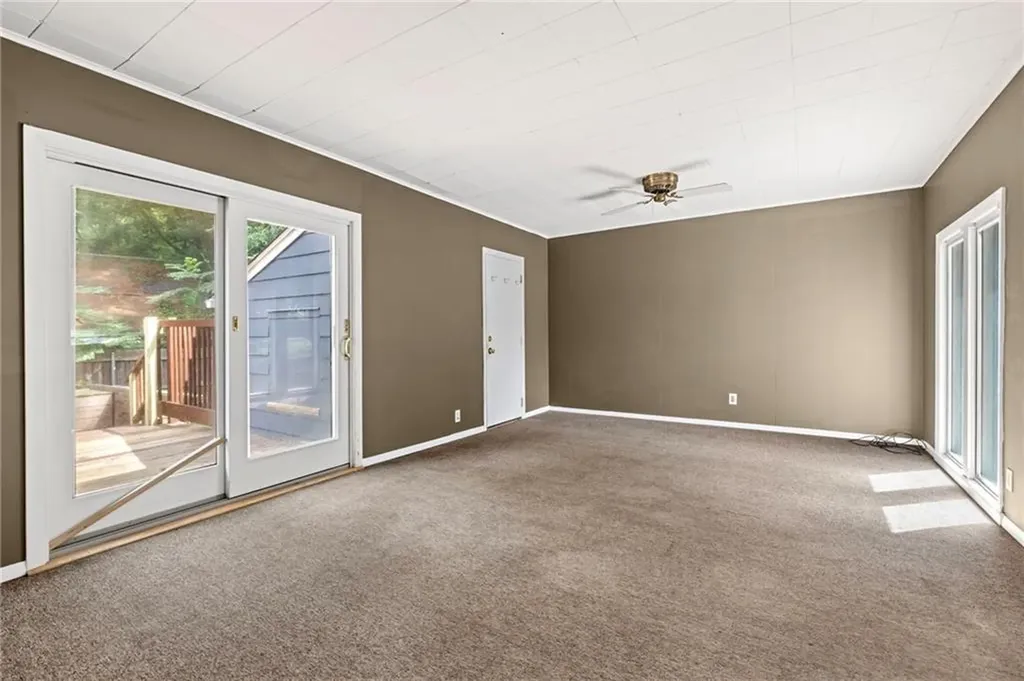 142 Adrian Street Warwick RI 02886