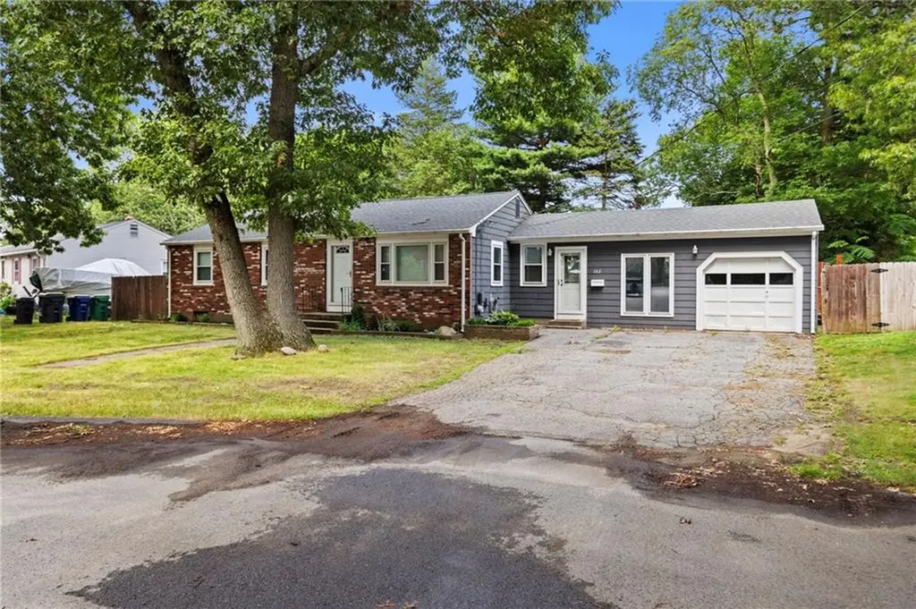 142 Adrian Street Warwick RI 02886