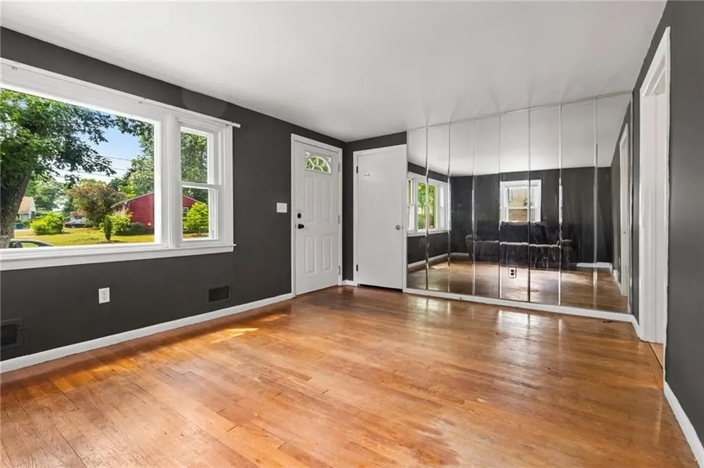 142 Adrian Street Warwick RI 02886