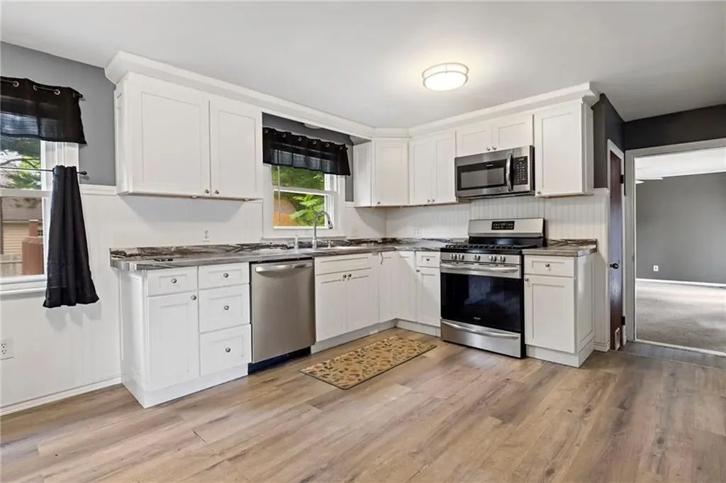 142 Adrian Street Warwick RI 02886