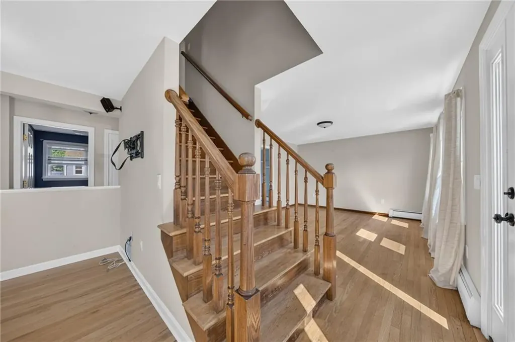 21 Sefton Drive Bristol RI 02809