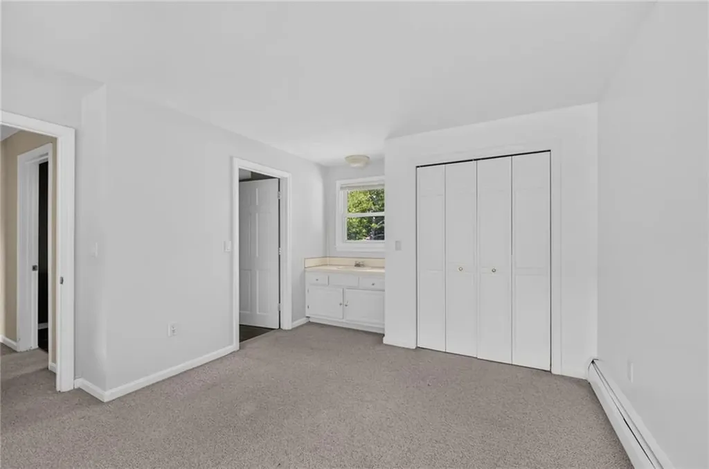 21 Sefton Drive Bristol RI 02809