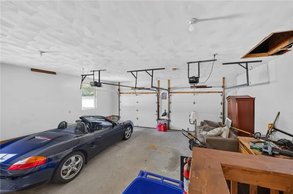 21 Sefton Drive Bristol RI 02809