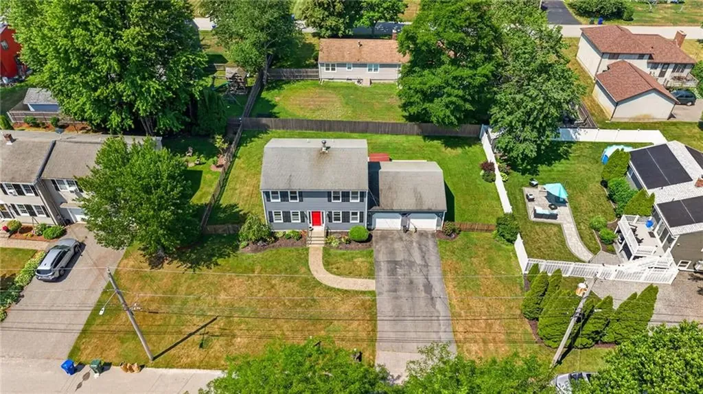 21 Sefton Drive Bristol RI 02809