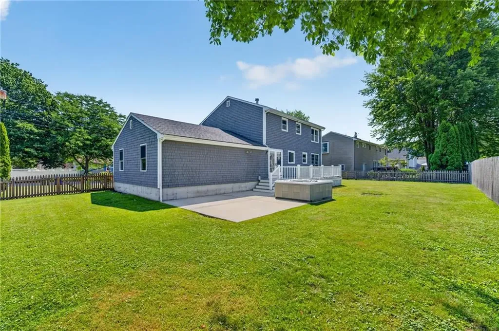 21 Sefton Drive Bristol RI 02809