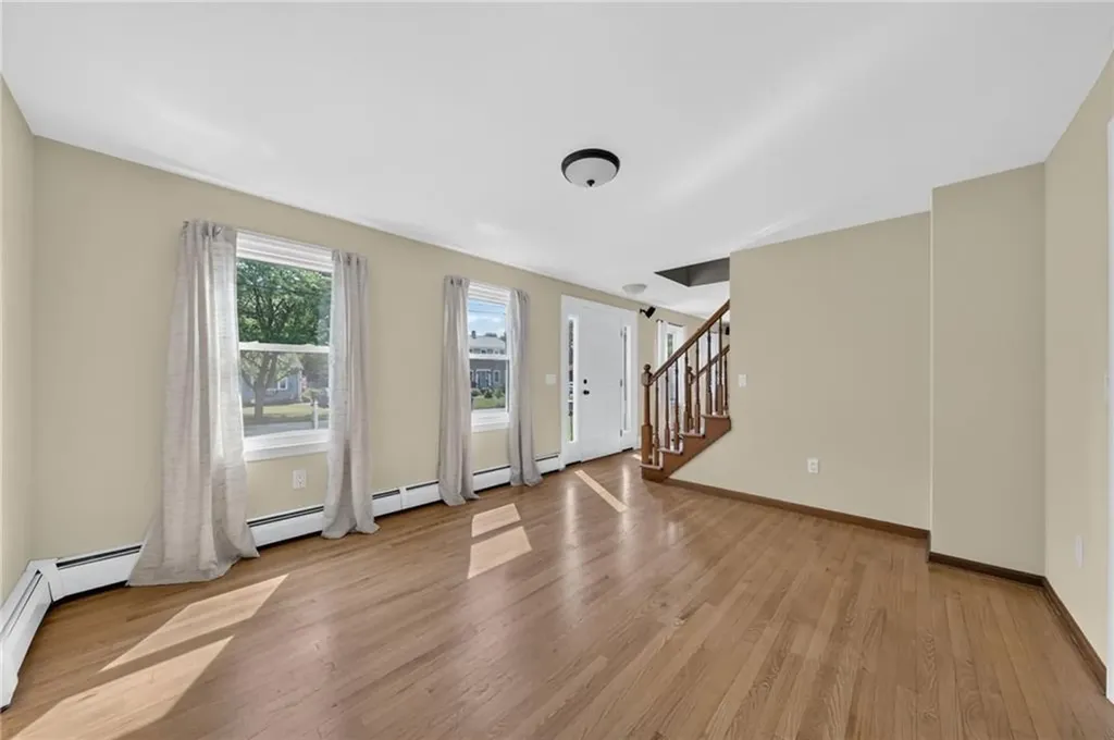 21 Sefton Drive Bristol RI 02809