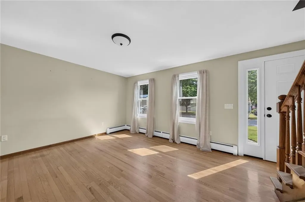 21 Sefton Drive Bristol RI 02809