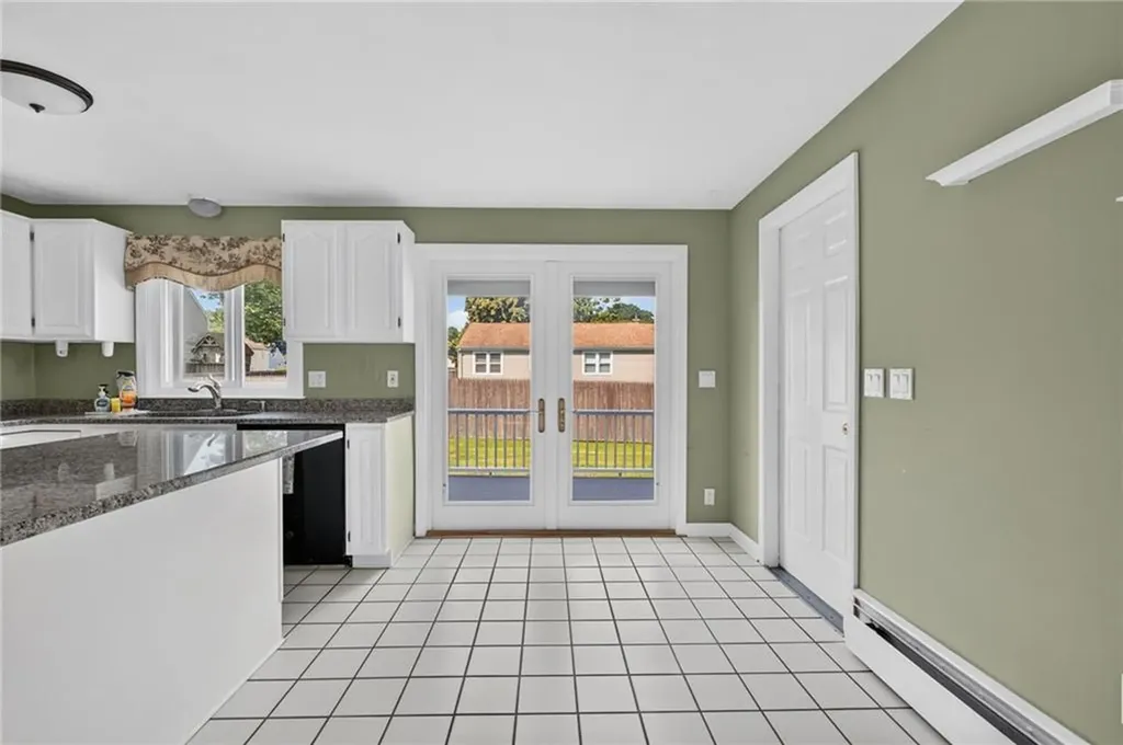 21 Sefton Drive Bristol RI 02809