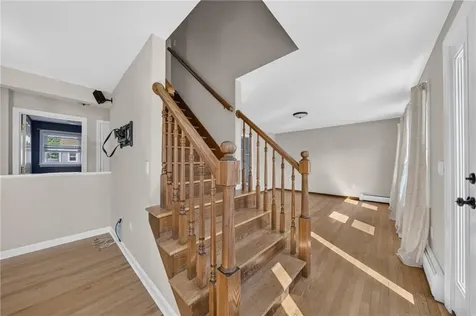 21 Sefton Drive Bristol RI 02809