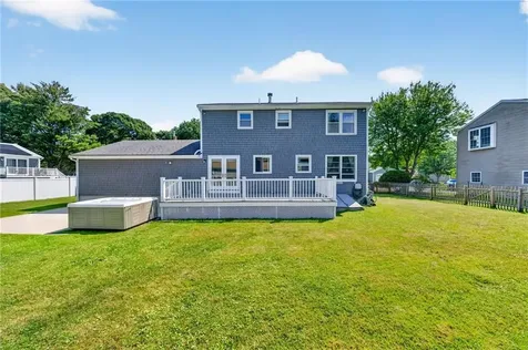 21 Sefton Drive Bristol RI 02809