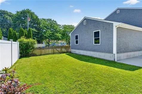 21 Sefton Drive Bristol RI 02809