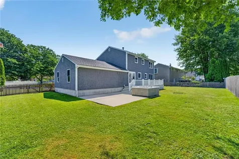21 Sefton Drive Bristol RI 02809
