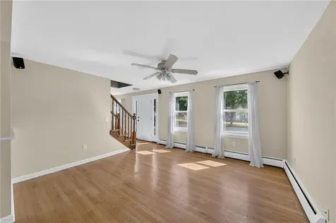 21 Sefton Drive Bristol RI 02809
