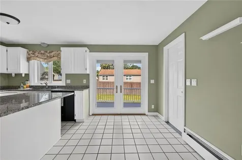 21 Sefton Drive Bristol RI 02809