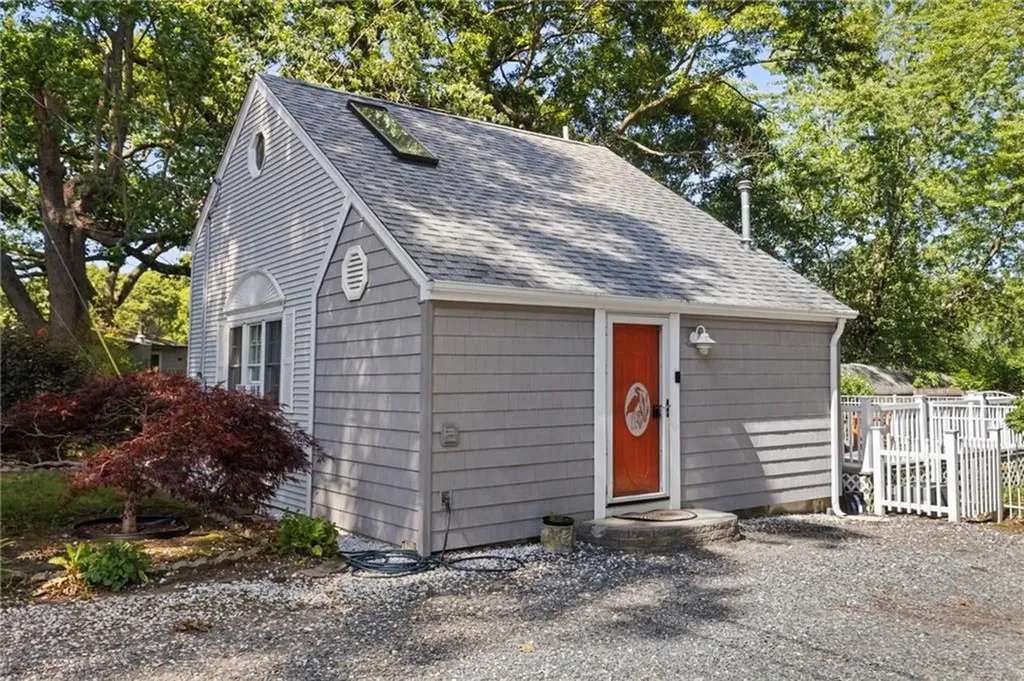 11 N Shore Street Warwick RI 02889
