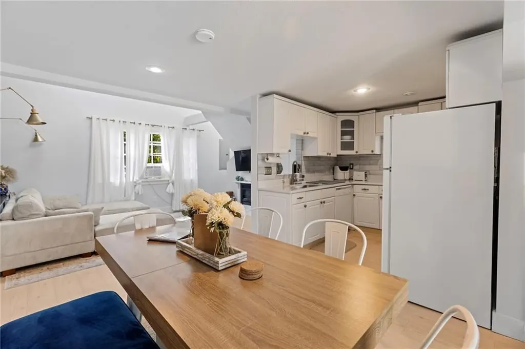 11 N Shore Street Warwick RI 02889