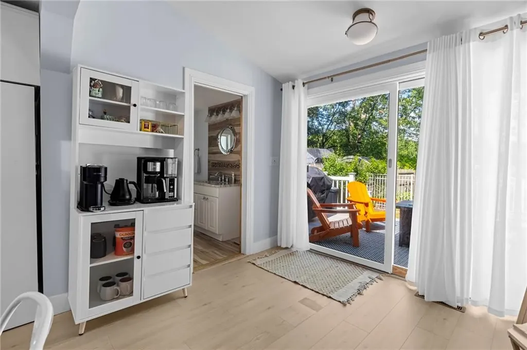 11 N Shore Street Warwick RI 02889